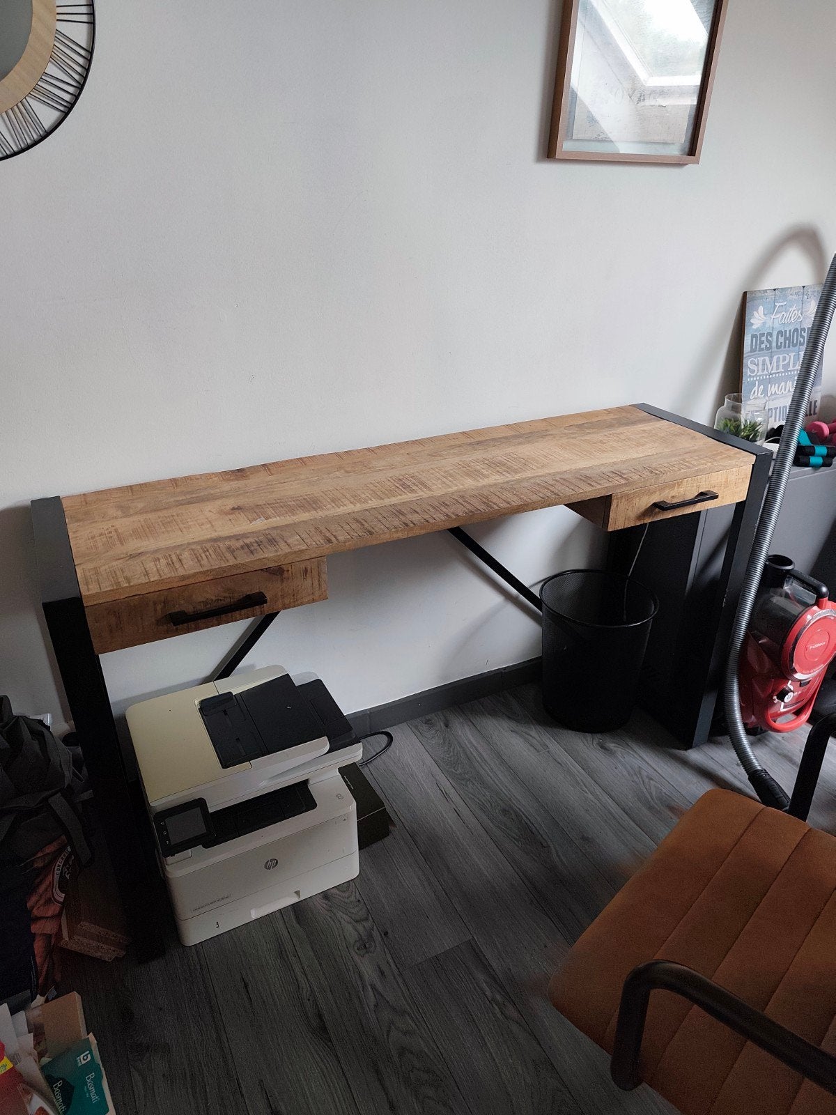 bureau + chaise a vendre, Maison & Meubles, Bureaux, Industriel, Bois, Noir, Réglable en hauteur, Enlèvement