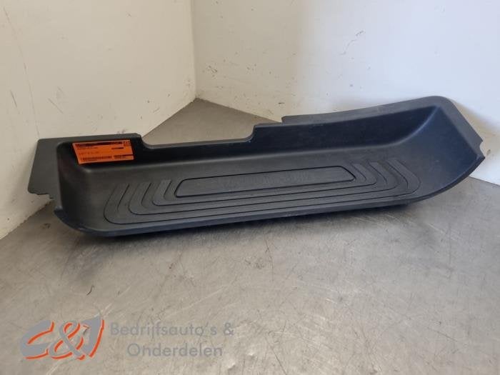 Embarquement avant droit d'un Mercedes Vito, 3 mois de garantie, Utilisé, -, -