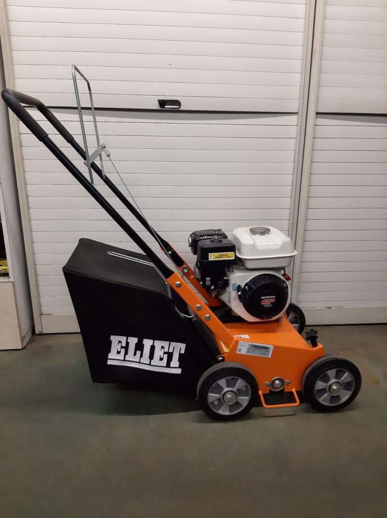Gazonverticteerder Eliet E401, Ophalen
