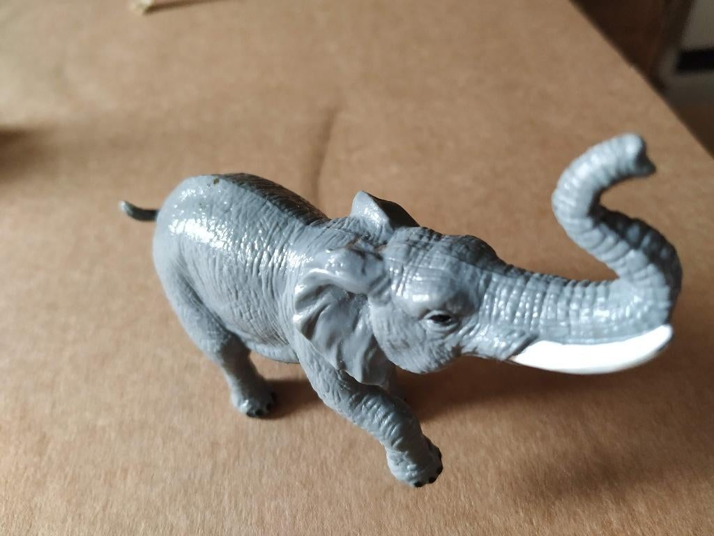 plastieken speelfiguur olifant, ook paard, leeuw, enz..., Ophalen of Verzenden