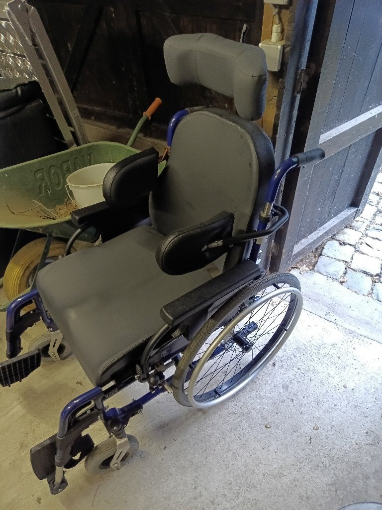 Rolstoel Vermeiren V300 met (demonteerbare) steunen, Diversen, Ophalen, Gebruikt, Duwrolstoel