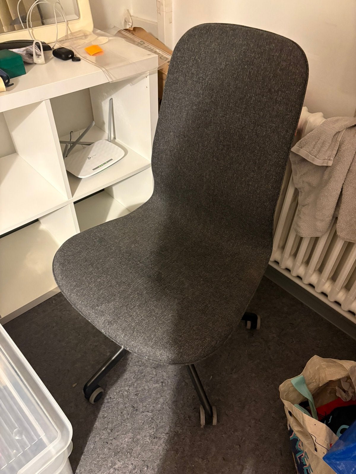 Grijze bureaustoel Ikea (onderstuk kapot), Muziek en Instrumenten, Behuizingen en Koffers, Ophalen, Gebruikt