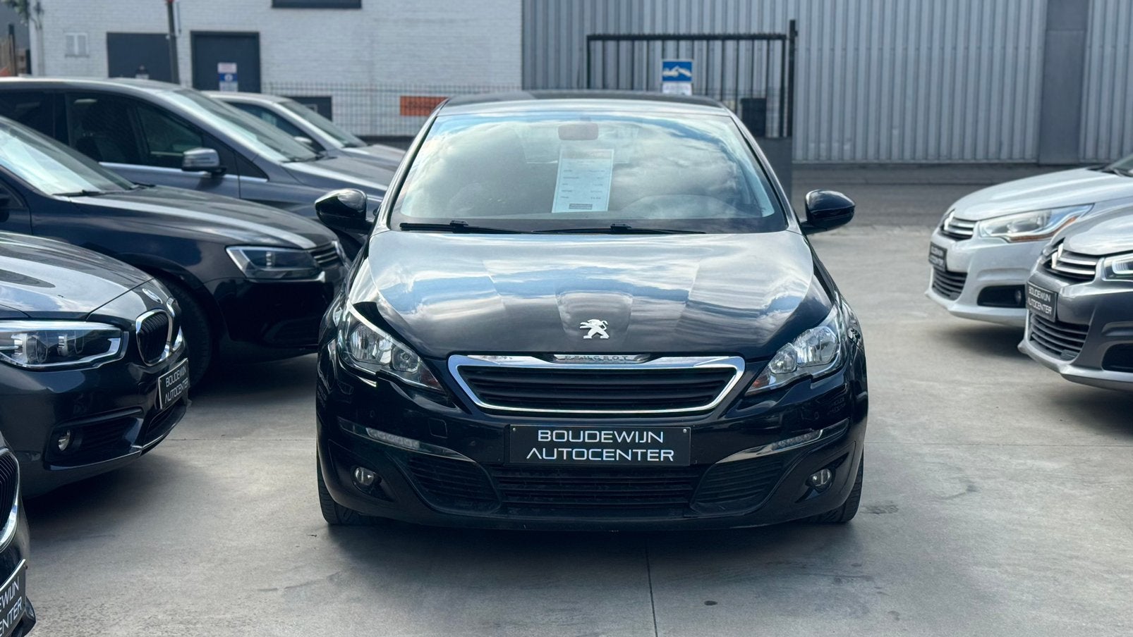Peugeot 308 1.2Benzine 2015 118.xxxkm Topstaat Garantie, Voorwielaandrijving, Stof, Zwart, Zwart