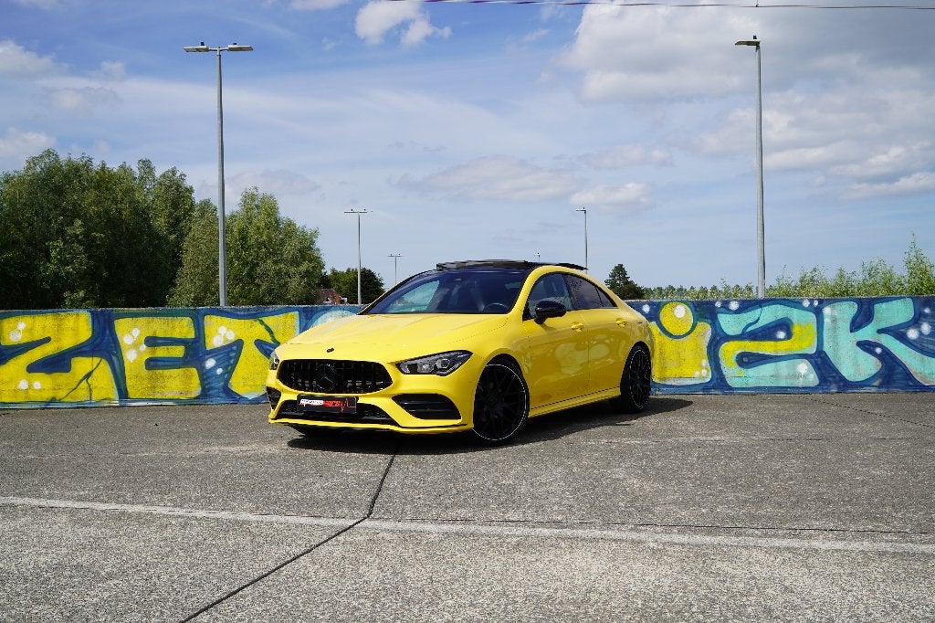 Mercedes CLA 180 Coupé Full AMG Sun Yellow, Auto's, 4 cilinders, Bedrijf, 5 zetels, 1332 cc