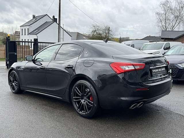 Maserati Ghibli 3.0 V6 BiTurbo / CARPLAY / NAV / BLACK /, Auto's, Maserati, Automaat, Zwart, Bedrijf, 254 kW