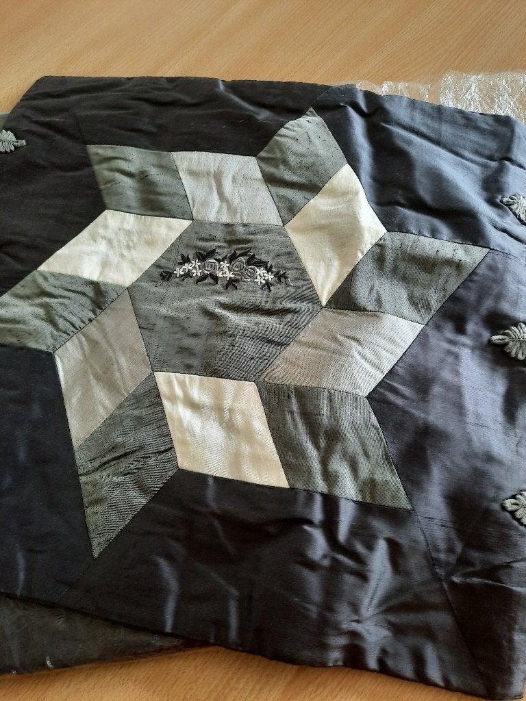 4 Taies d'oreiller grises violettes, Neuf, Coussin décoratif, Enlèvement ou Envoi, Fait main