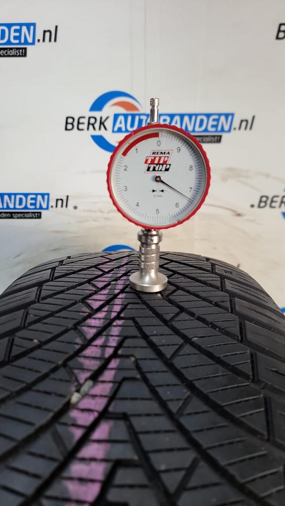 2x Kumho Solus 4S HA32 235/60 R17 106V 235/60/17 2356017 (pr, Gebruikt, -, -, 17 inch