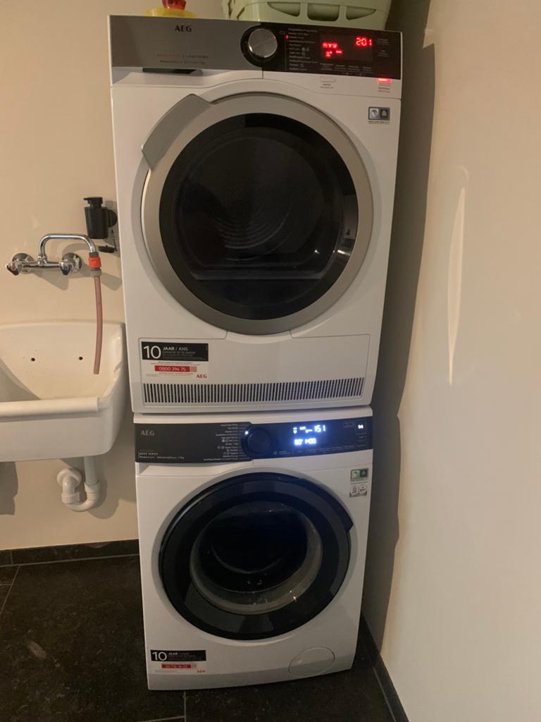 AEG droogkast 9kg, 8 tot 10 kg, Ophalen, Zo goed als nieuw