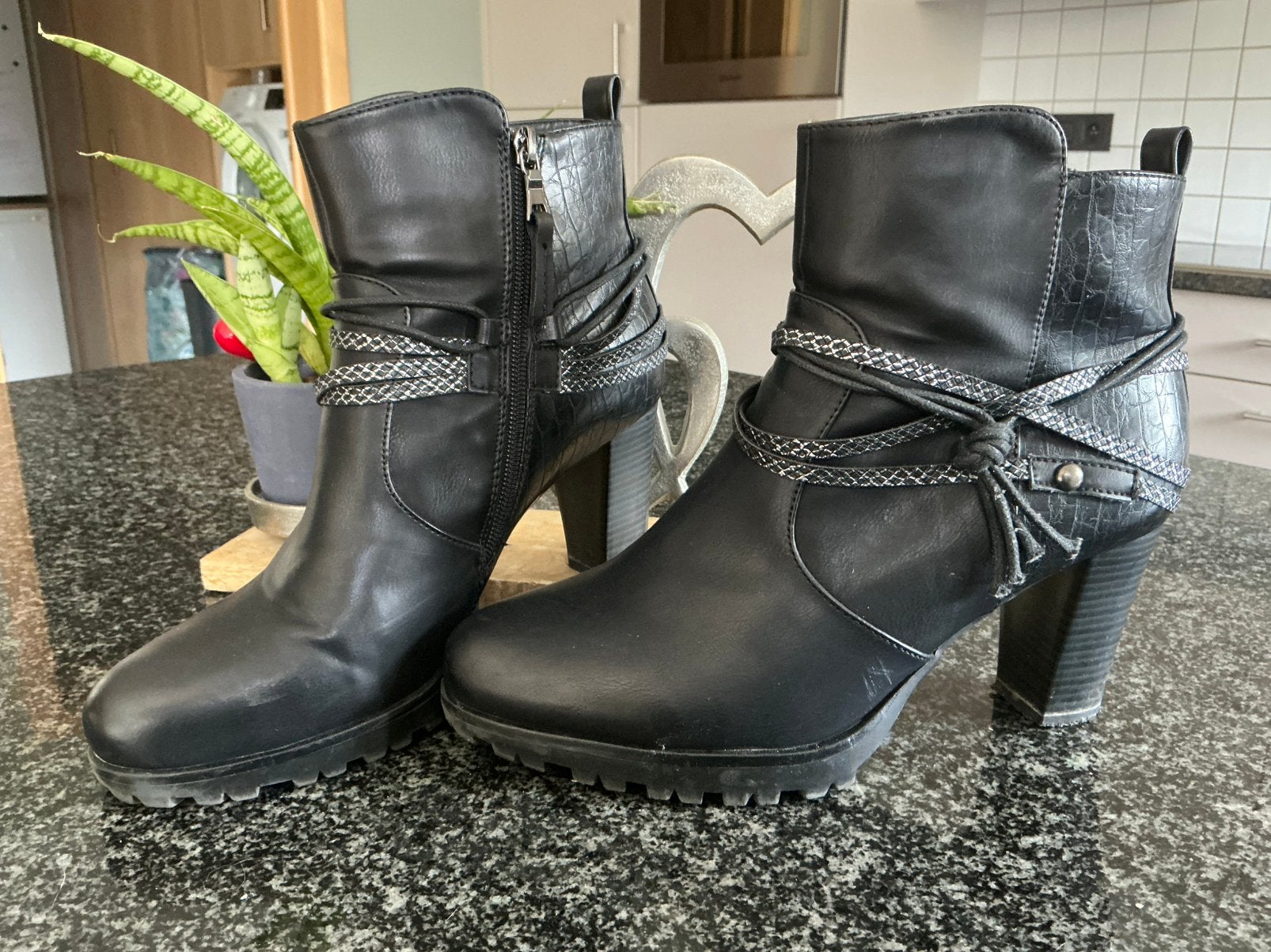 Laarzen maat 41, Kleding | Dames, Zwart, Lage of Enkellaarzen, Ophalen of Verzenden, Zo goed als nieuw