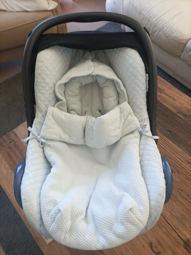 Maxi-Cosi Cabrio fix + voetenzak Theophile & patachou, Ophalen