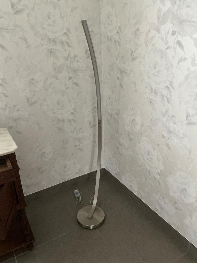Staanlamp, Huis en Inrichting, Lampen | Vloerlampen, Ophalen, 100 tot 150 cm, Nieuw, Metaal