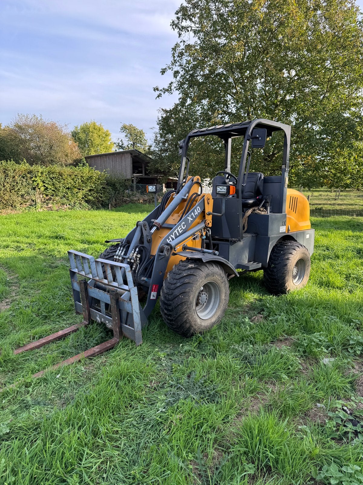 Hytec X140 kniklader, Ophalen, Wiellader of Shovel