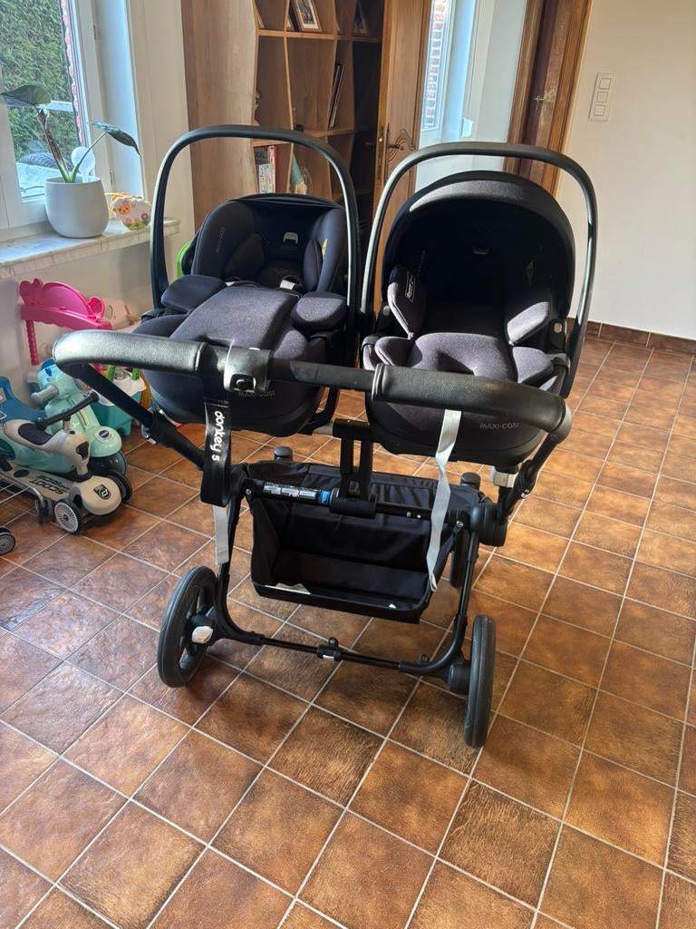 Doe een bod: Bugaboo donkey 5 duo + 2 maxi Cosi + isofix 360, Ophalen, Gebruikt, Maxi-Cosi, Zonnekap