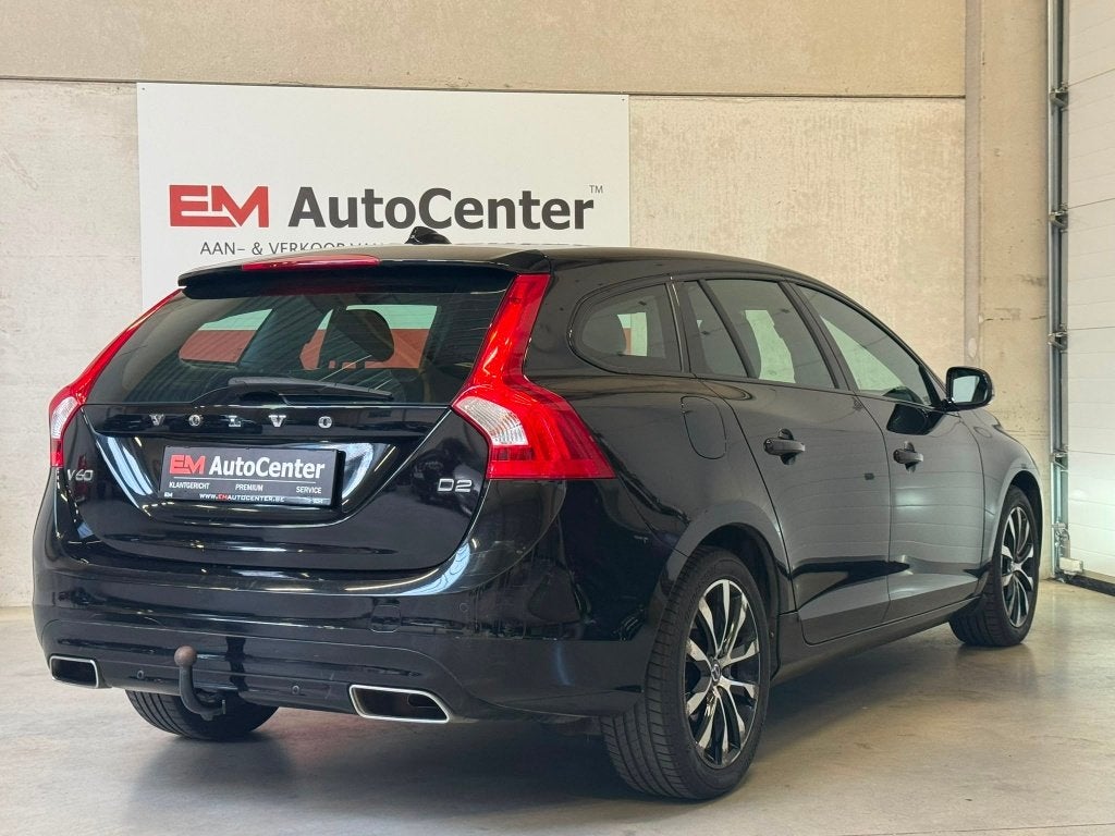 Volvo V60 2.0D Black Ed. Automaat-Leder-GPS-Trekhaak-Ac-..., Autos, Volvo, Cuir, Achat, Euro 6, Entreprise