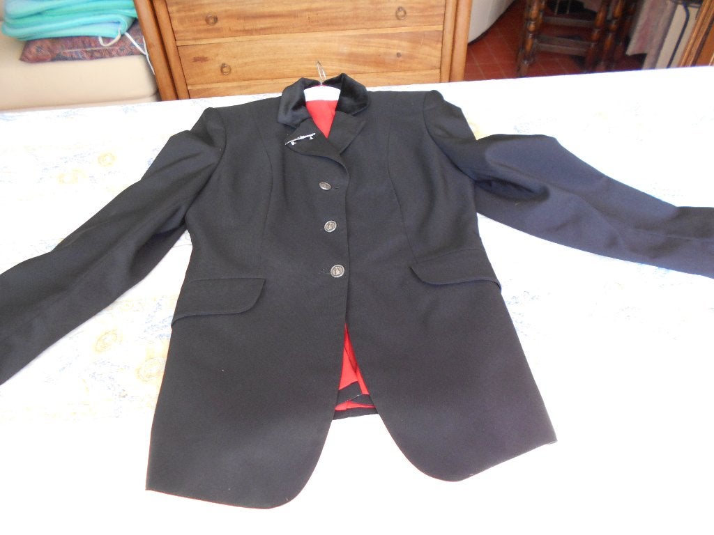 veste d'équitation, Enlèvement