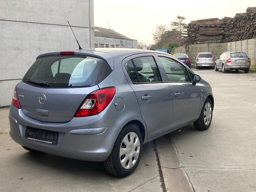 Opel Corsa 1.2 essence 2010 avec 123 000 km *clim *garantie*, Argent ou Gris, Achat, 5 portes, 5 places