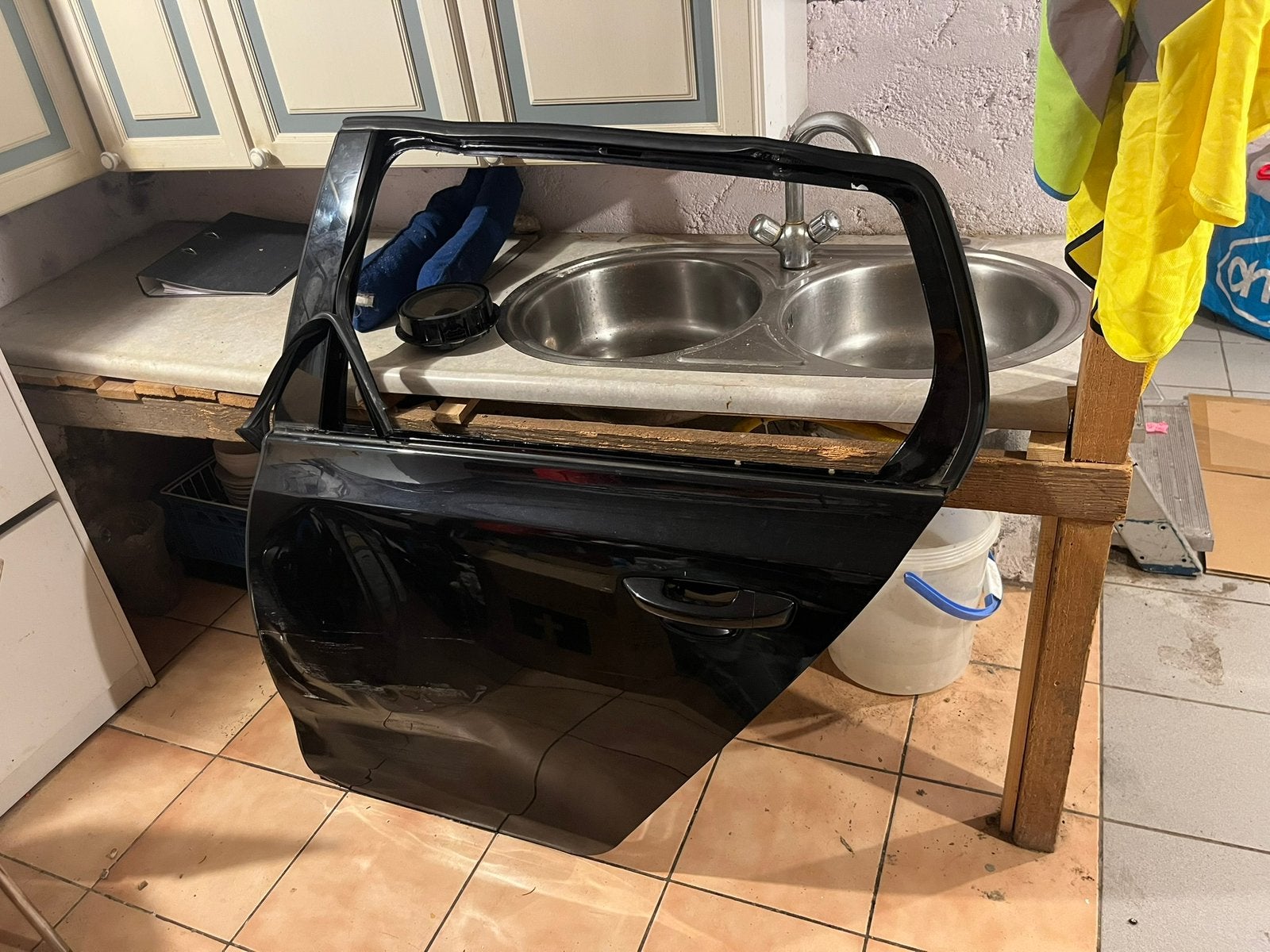 Porte arrière gauche de la Volkswagen Golf6, Enlèvement, Volkswagen