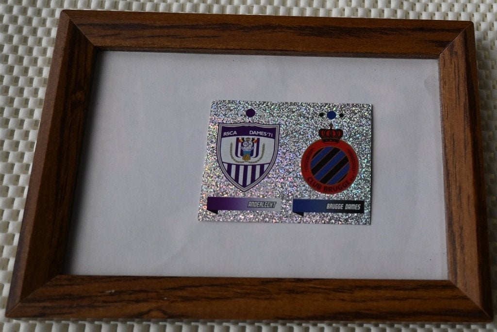 Panini Football 2011 Féminin RSC Anderlecht - Bruges Dames, Envoi, Neuf, Affiche, Image ou Autocollant