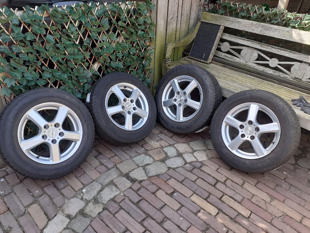 LMV met Kleber all season banden, Ophalen of Verzenden, Gebruikt