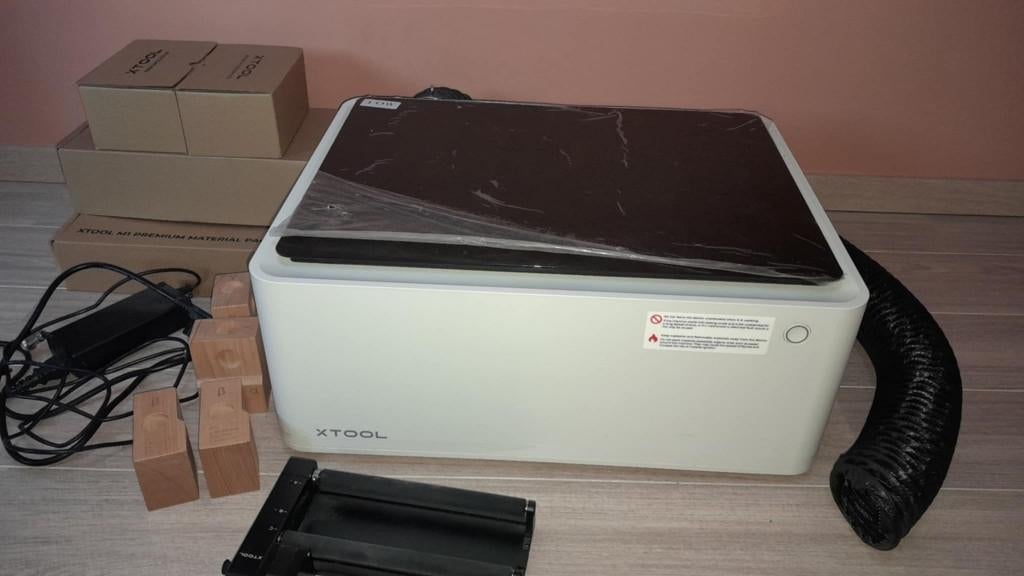 xtool m1 + ra2 pro et accessoires gravure laser., Blanc, Comme neuf, Enlèvement, Machine