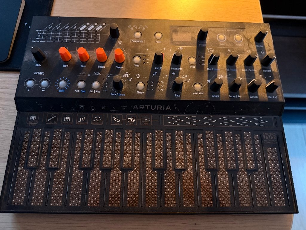 Arturia Microfreak Stelar (limited edition), Enlèvement, Comme neuf