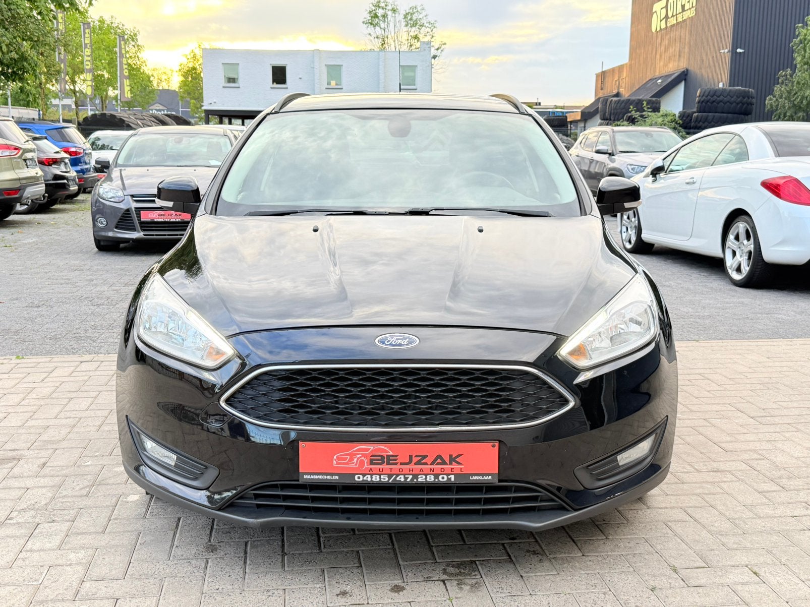 Ford Focus 1.5TDCi Euro6b 1j garantie Led | Lez Toegelaten, Auto's, Zwart, Bedrijf, Te koop, ABS