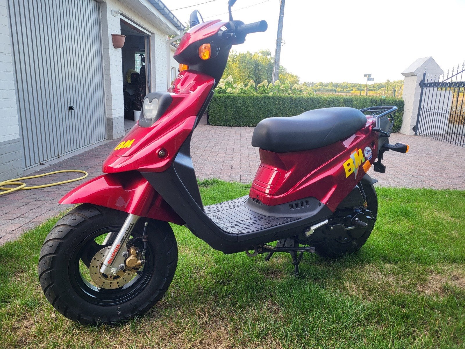 Mooie pgo 50cc klasse a met amper 150km  in nieuw staat, Vélos & Vélomoteurs, Enlèvement