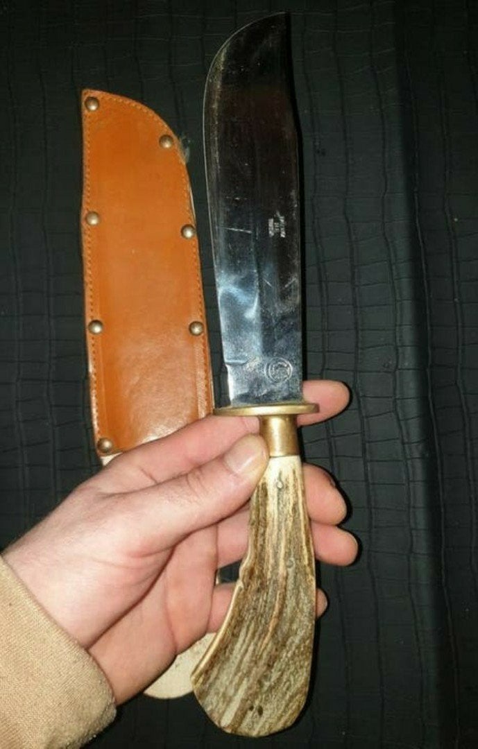 Couteau en bois de cerf turc, Enlèvement