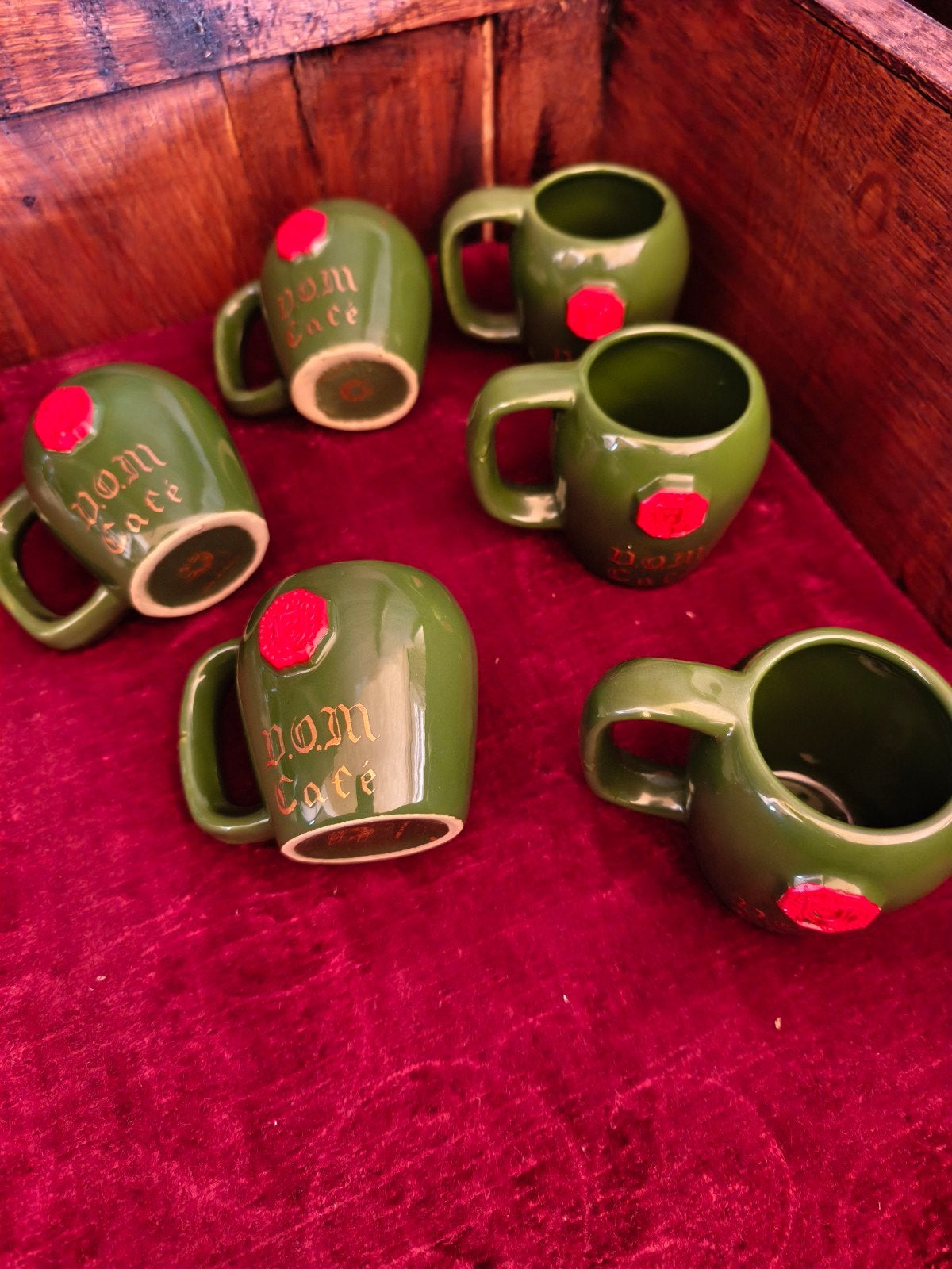 6 petites tasses vintage  à Bénédictine, Antiquités & Art, Enlèvement