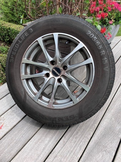 4 Zomerbanden 205/65 R15 op aluminium velg, Auto-onderdelen, Banden en Velgen, Ophalen, Gebruikt, 15 inch, Banden en Velgen
