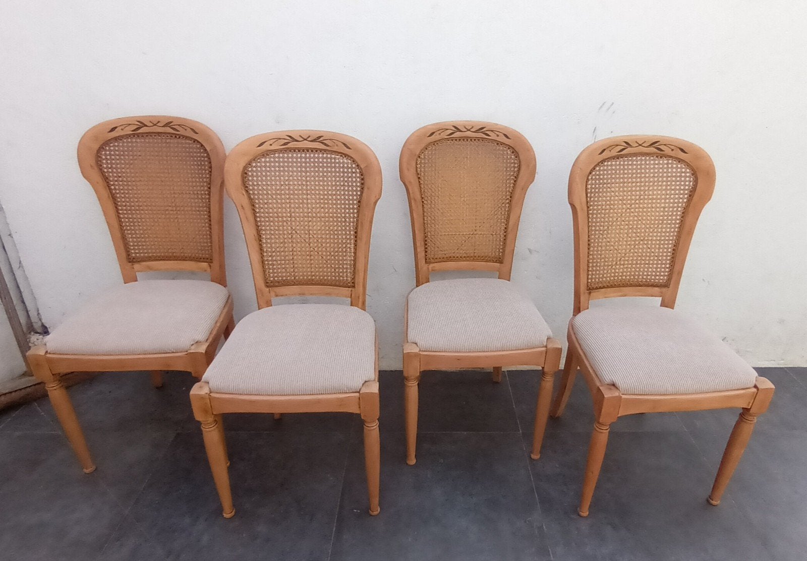 Set de 4 chaises vintage que j’ai restaurées à la main., Enlèvement ou Envoi