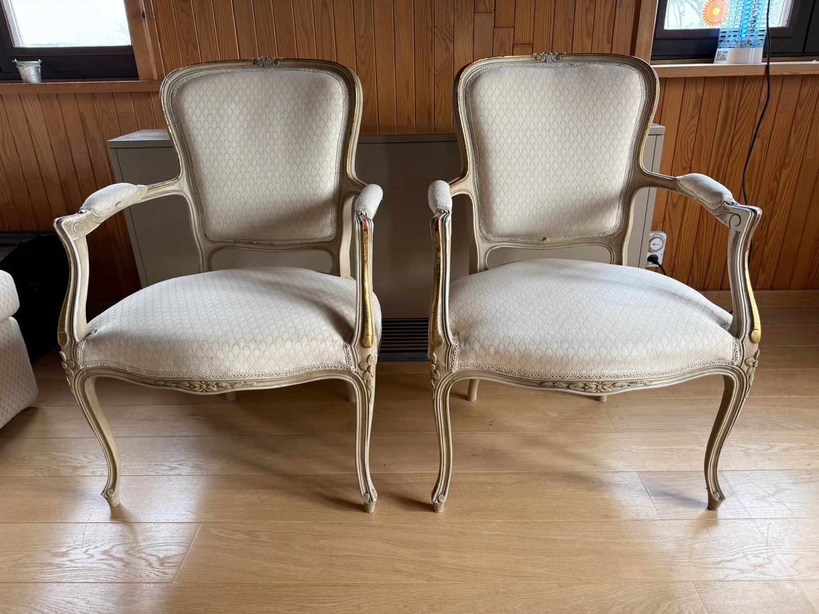 Paire d'élégants fauteuils de style Louis XV - rococo, Enlèvement