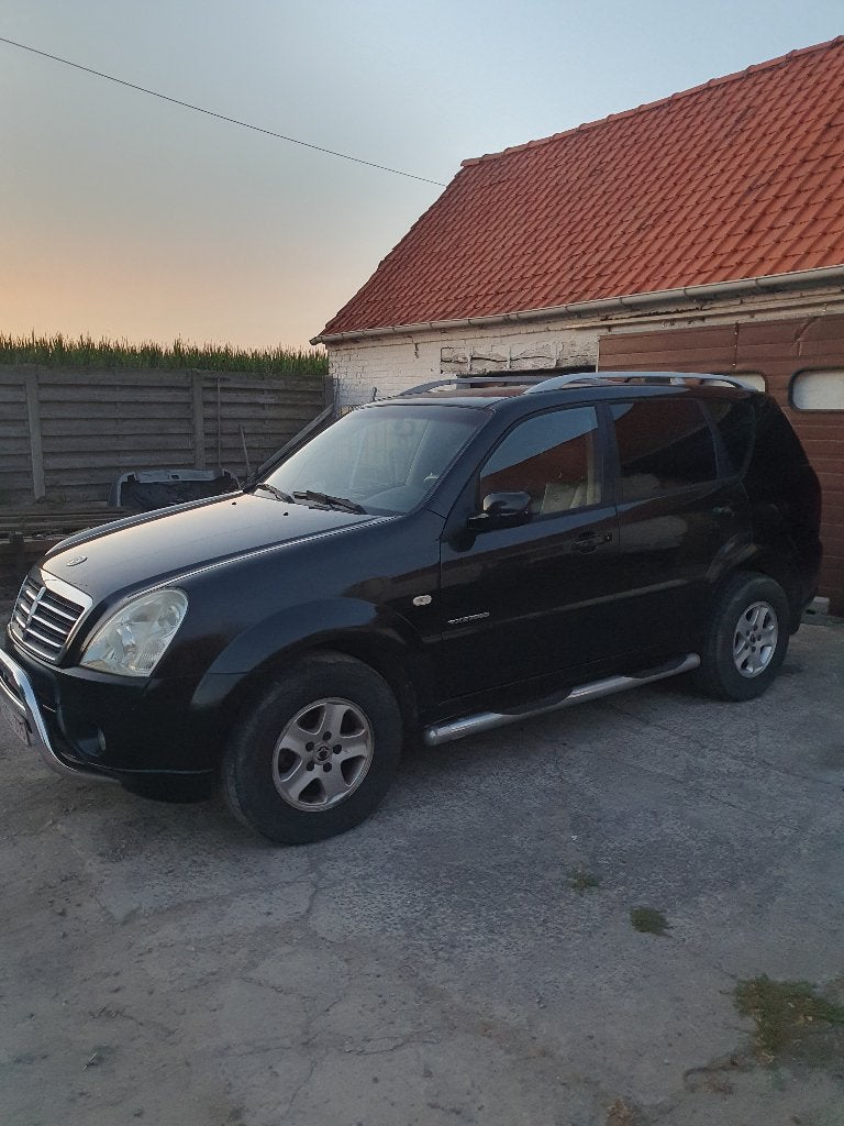 SSangyong Rexton 270 xdi 4x4, Auto's, SsangYong, Automaat, Zwart, Zwart, Particulier