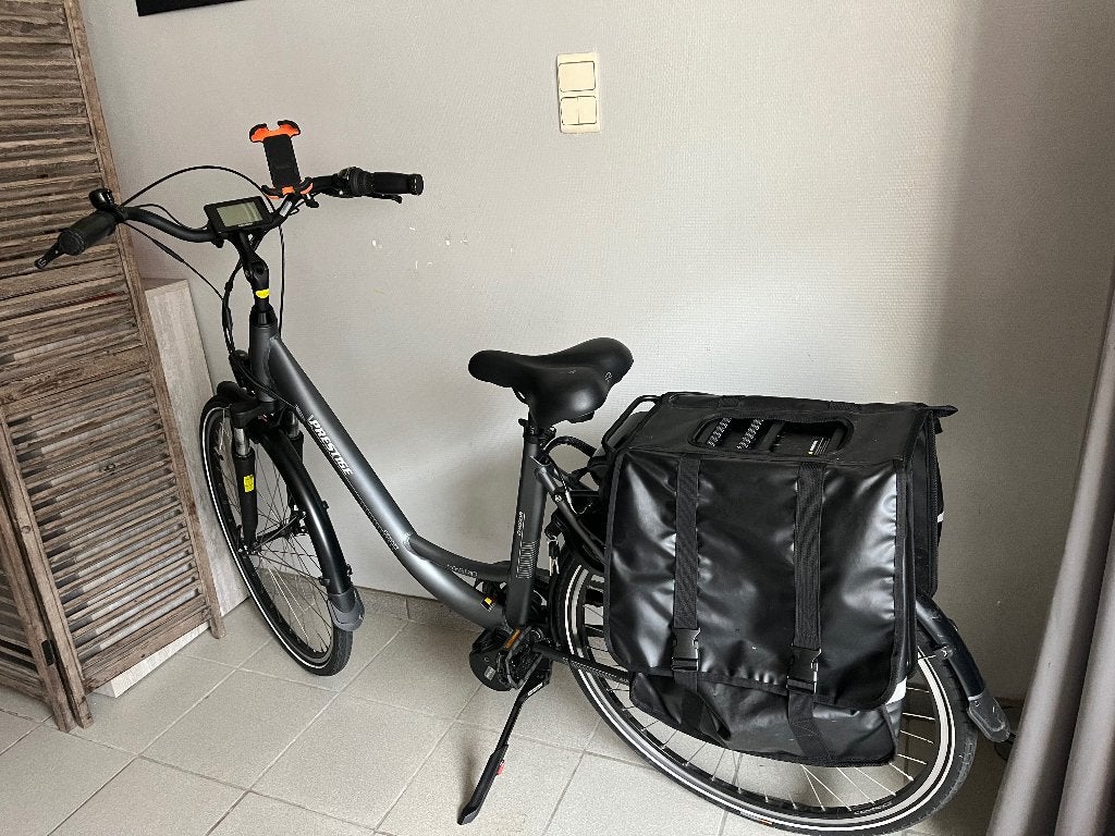 Elektrische fiets 6 maand oud nog in garantie, Fietsen en Brommers, Ophalen, Zo goed als nieuw, 50 km per accu of meer