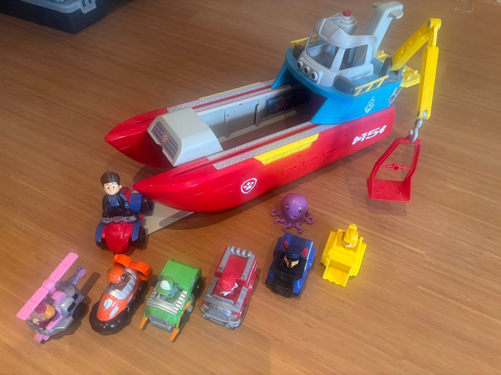 Paw patrol boot + wagentjes, Ophalen, Zo goed als nieuw