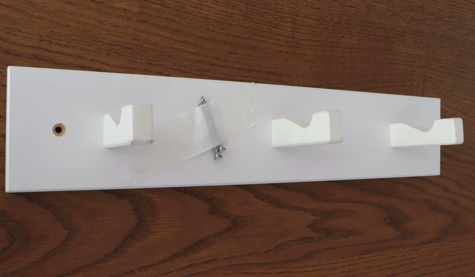 Porte-manteau Ikea blanc avec 3 crochets, Maison & Meubles, Enlèvement, Comme neuf, Bois, Portemanteau mural