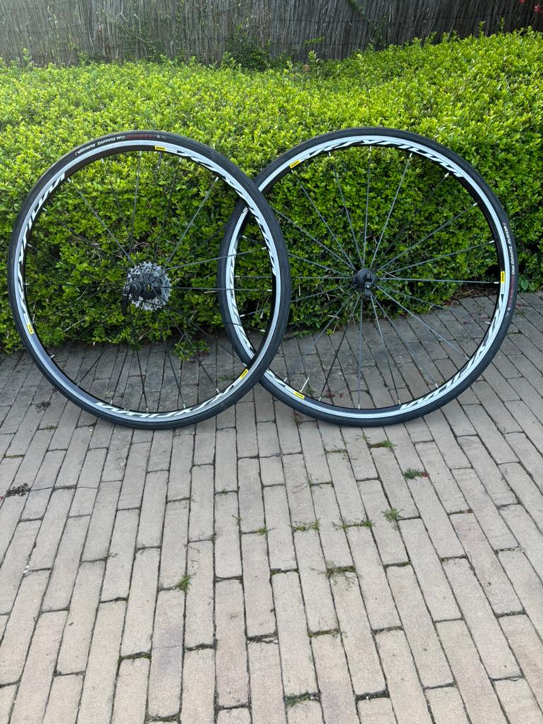 Wielen mavic ksyrium, Fietsen en Brommers, Fietsonderdelen, Ophalen of Verzenden, Zo goed als nieuw, Racefiets, Band