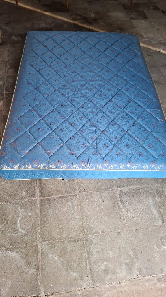 GRATIS matras voor twijfelaar 140 x 190 cm, Huis en Inrichting, Ophalen, Gebruikt, Twijfelaar, Matras