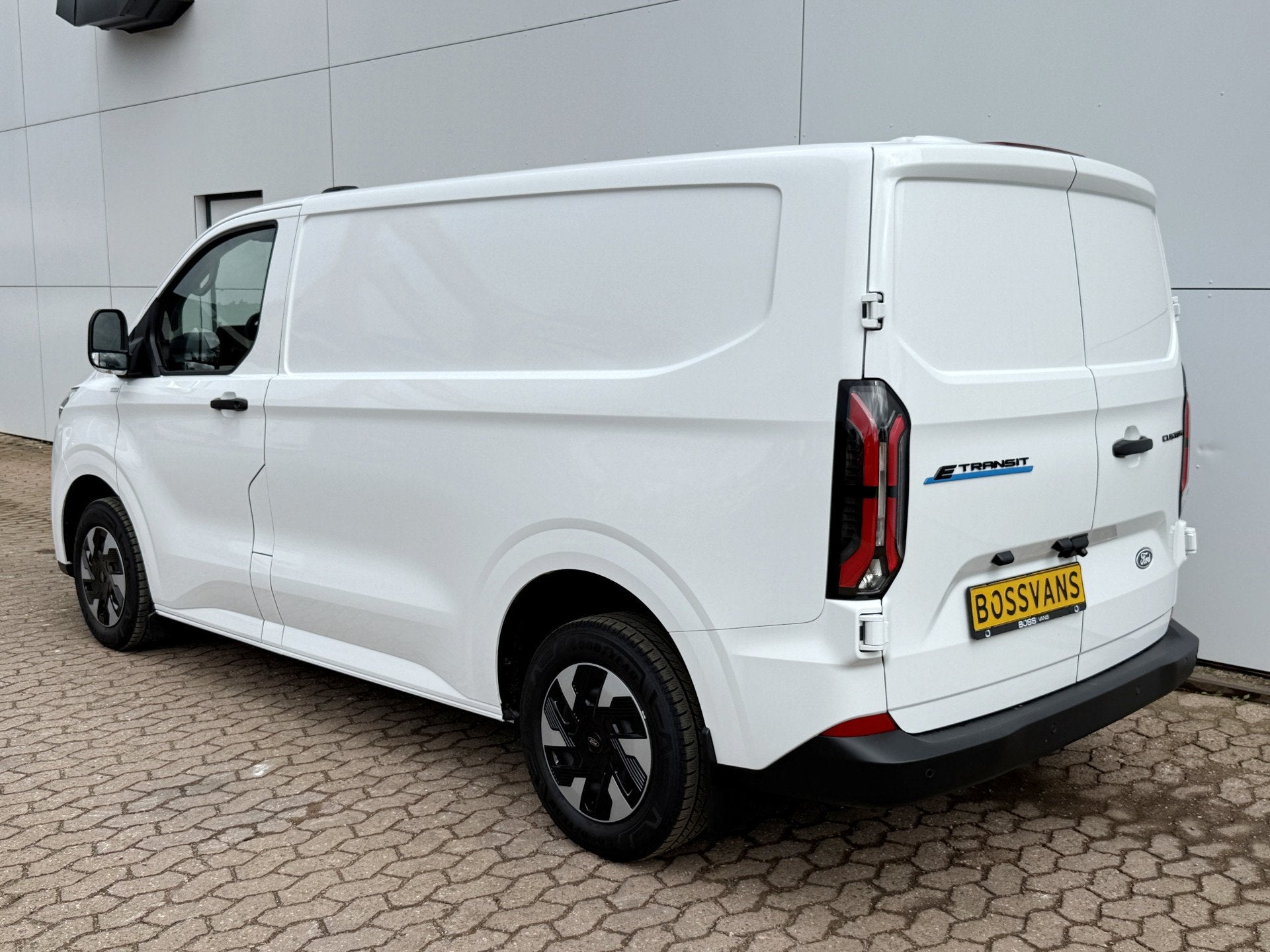 Ford E-Transit Custom 71kWh 136PK Elektrisch L1 344KM WLTP 2, Auto's, Gebruikt, Zwart, 71 kWh, 136 pk