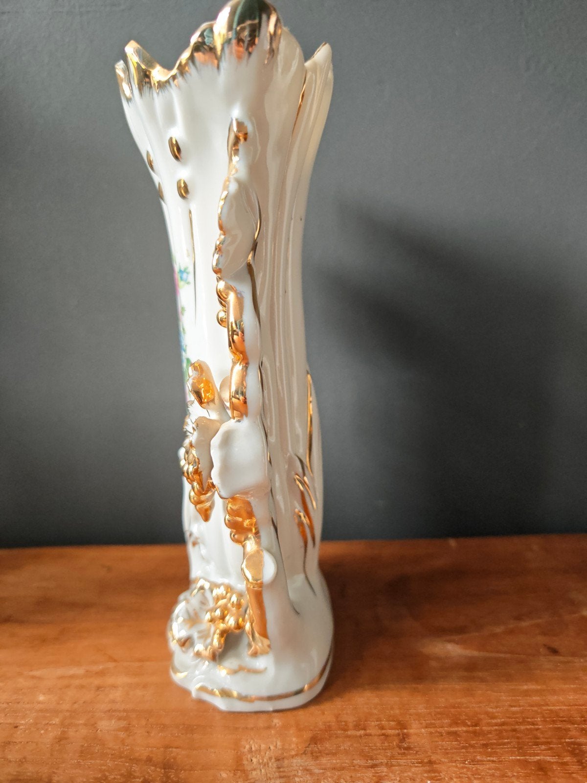 Vase vintage en porcelaine blanche avec grappes de raisins, Enlèvement