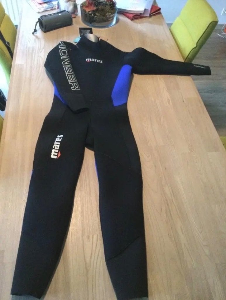 Mares 5mm Wetsuit “ Pioneer “ Man size 4/L - Nieuw, Sports nautiques & Bateaux, Plongée, Neuf, Combinaison de plongée, Enlèvement ou Envoi