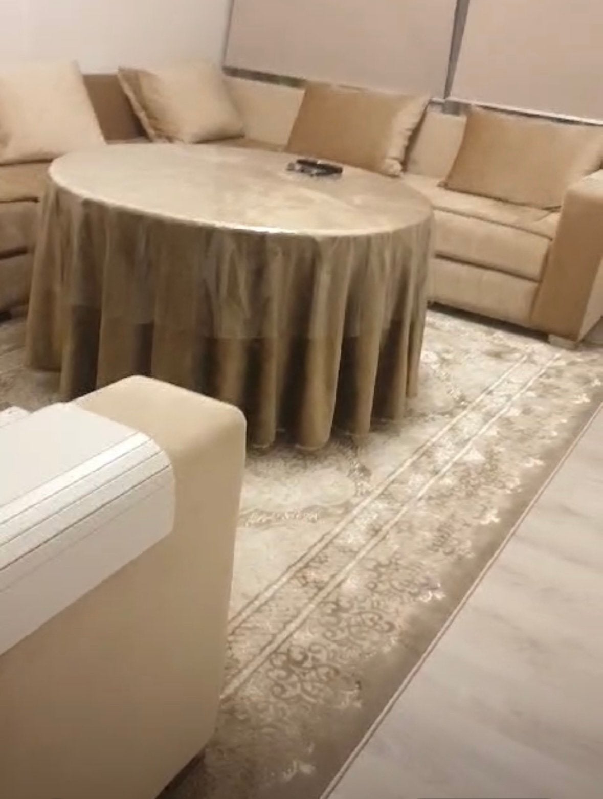 Beige tapijt, Ophalen, Zo goed als nieuw, Beige, Tapijt