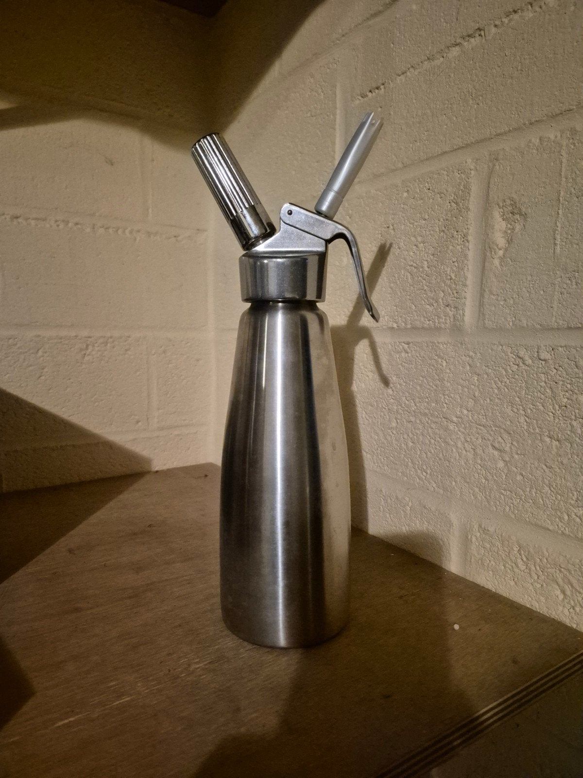 Pulvérisateur de crème fouettée avec boîte de cartouches, Enlèvement