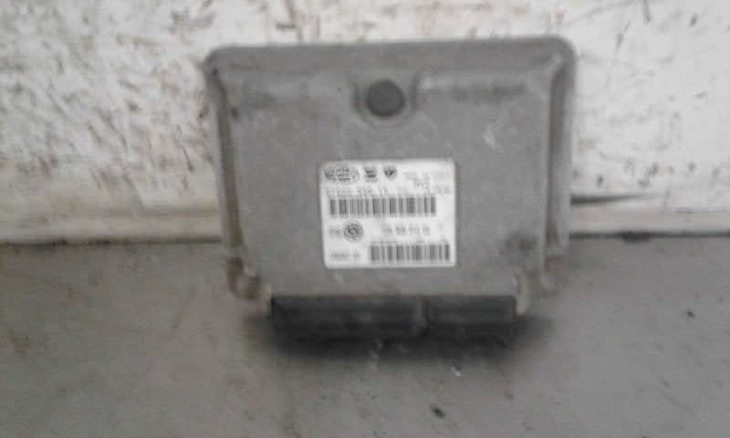 CALCULATEUR MOTEUR ECU Volkswagen Golf IV (1J1), Utilisé, Volkswagen