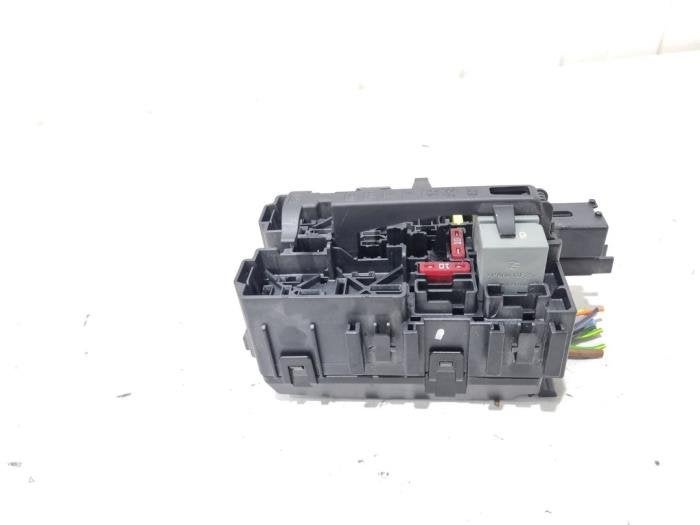 Boîte à fusibles d'un Peugeot Partner, -, 3 mois de garantie, Utilisé, -