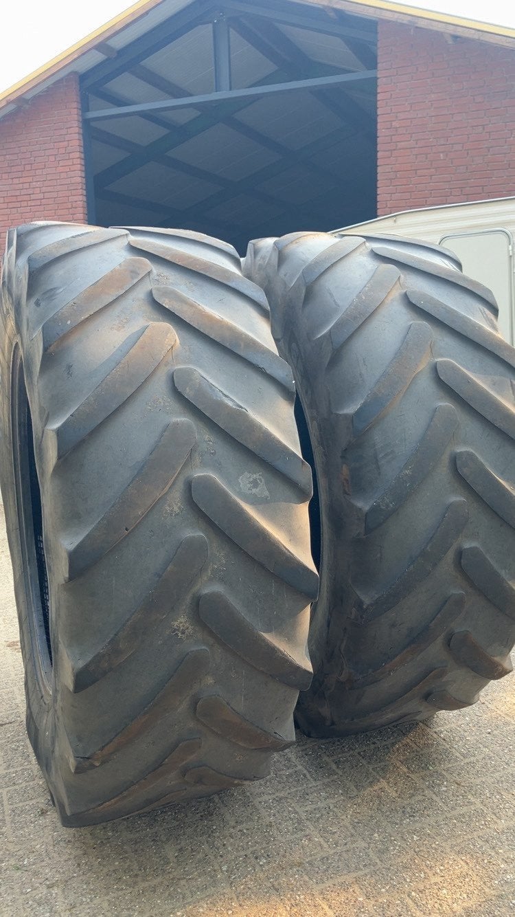 Multibavoir Michelin 650 65 R42, Enlèvement ou Envoi