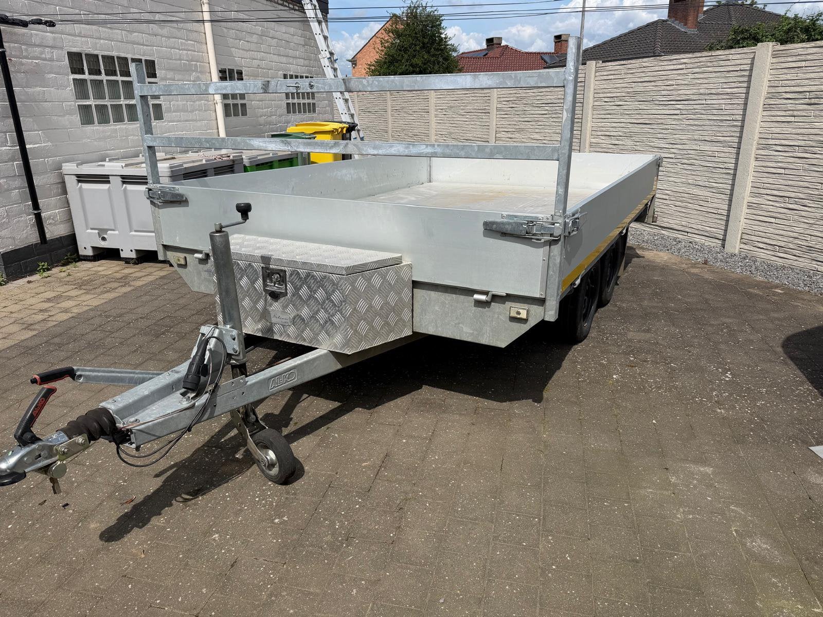 Dubbelas aanhangwagen geremd, Ophalen, Zo goed als nieuw