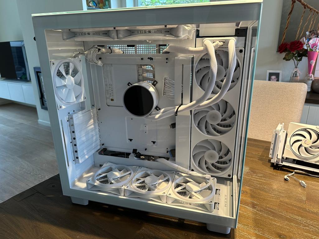 NZXT case te koop, Computers en Software, Computerbehuizingen, Ophalen, Zo goed als nieuw