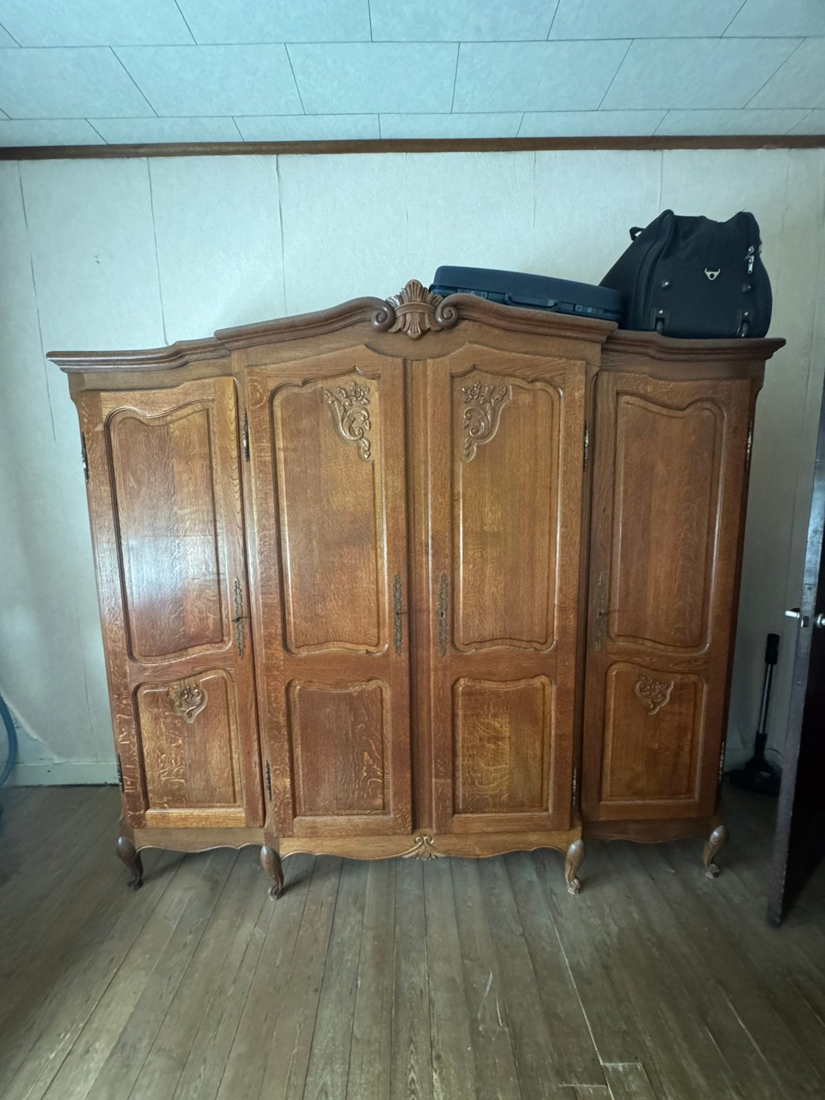 Antieke kast massief hout, Enlèvement