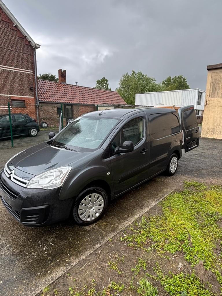 Cotroen berlingo 16hdi utilitaire, Capteur de stationnement, Argent ou Gris, 3 places, Boîte manuelle